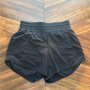 lululemon hotty hot 4” shorts